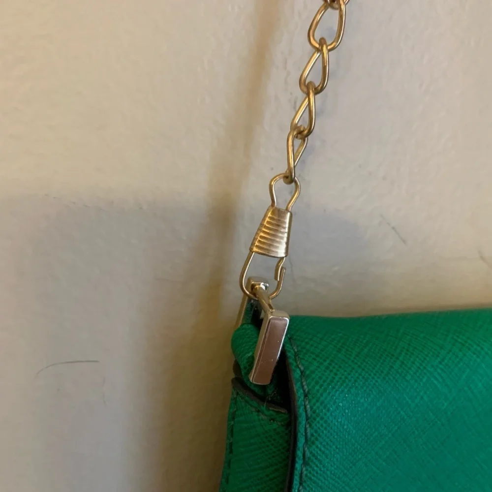 Kate Spade Newbury Lane Sally Crossbody Bag Purse Green Leather Stripe Interior